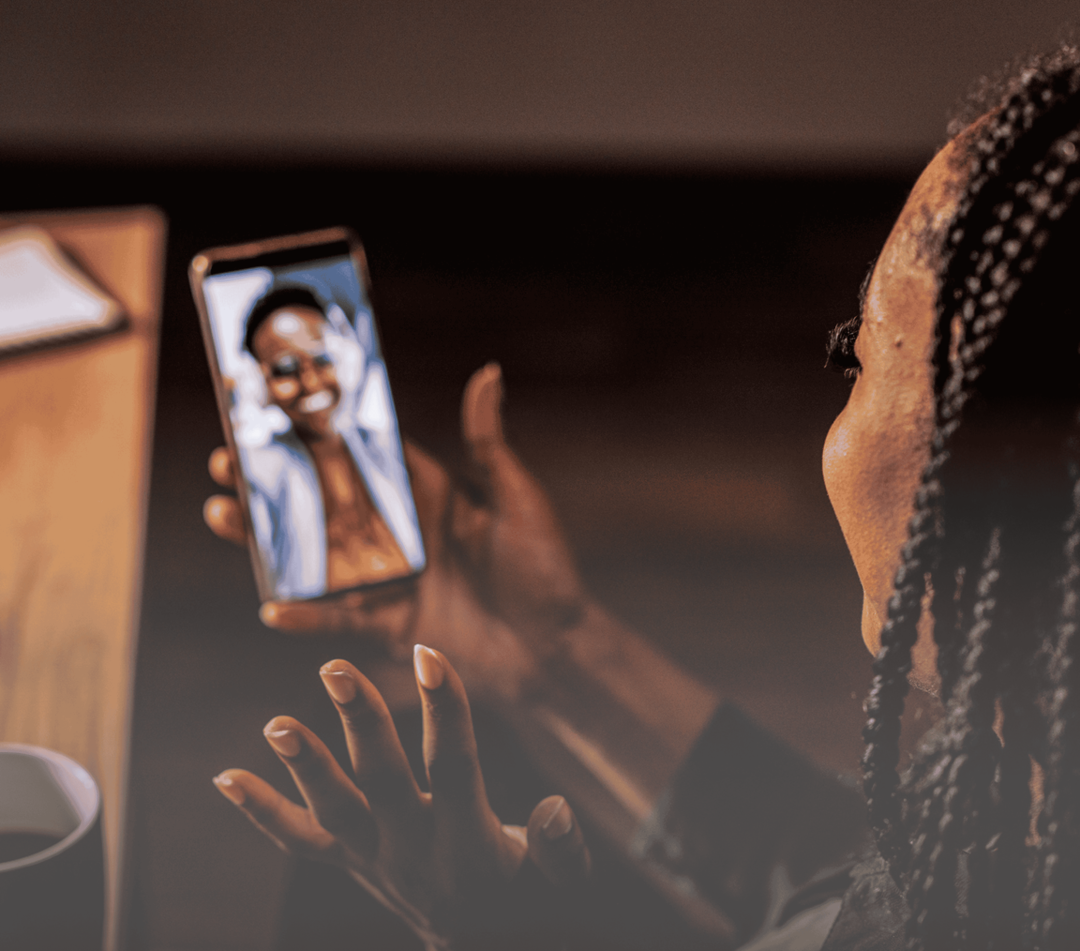 User using the app and a testimonial